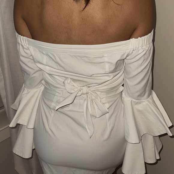 Selling a short white dress. - Picture 5 of 5